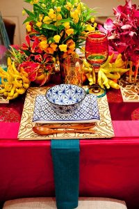 casa-da-cris-mesa-colorida-flores-marrocos