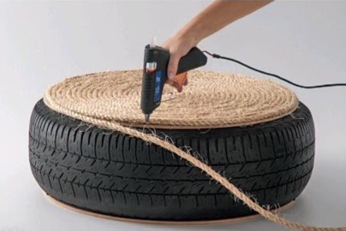 Reciclagem: mobília feita com pneus